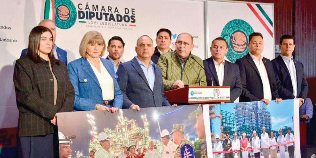 Bancada del PRI en conferencia sobre derrame de crudo, el pasado 14 de abril