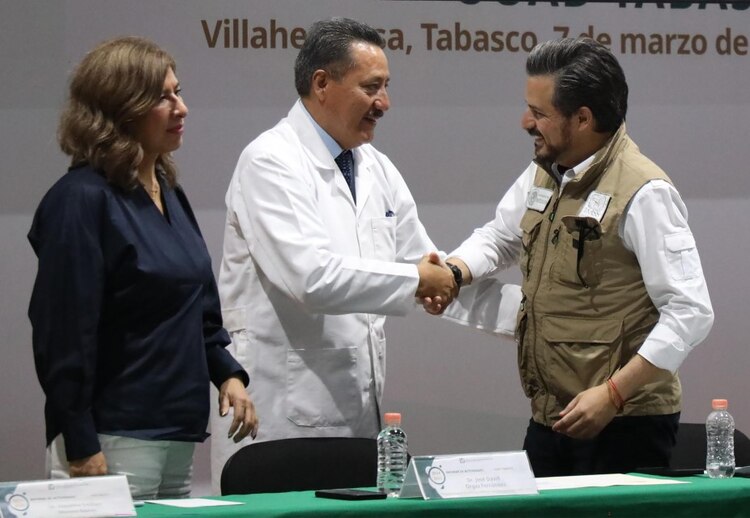 IMSS Tabasco fortalece atención médica con OncoCREAN, remodelación de hospitales y equipos de última generación.