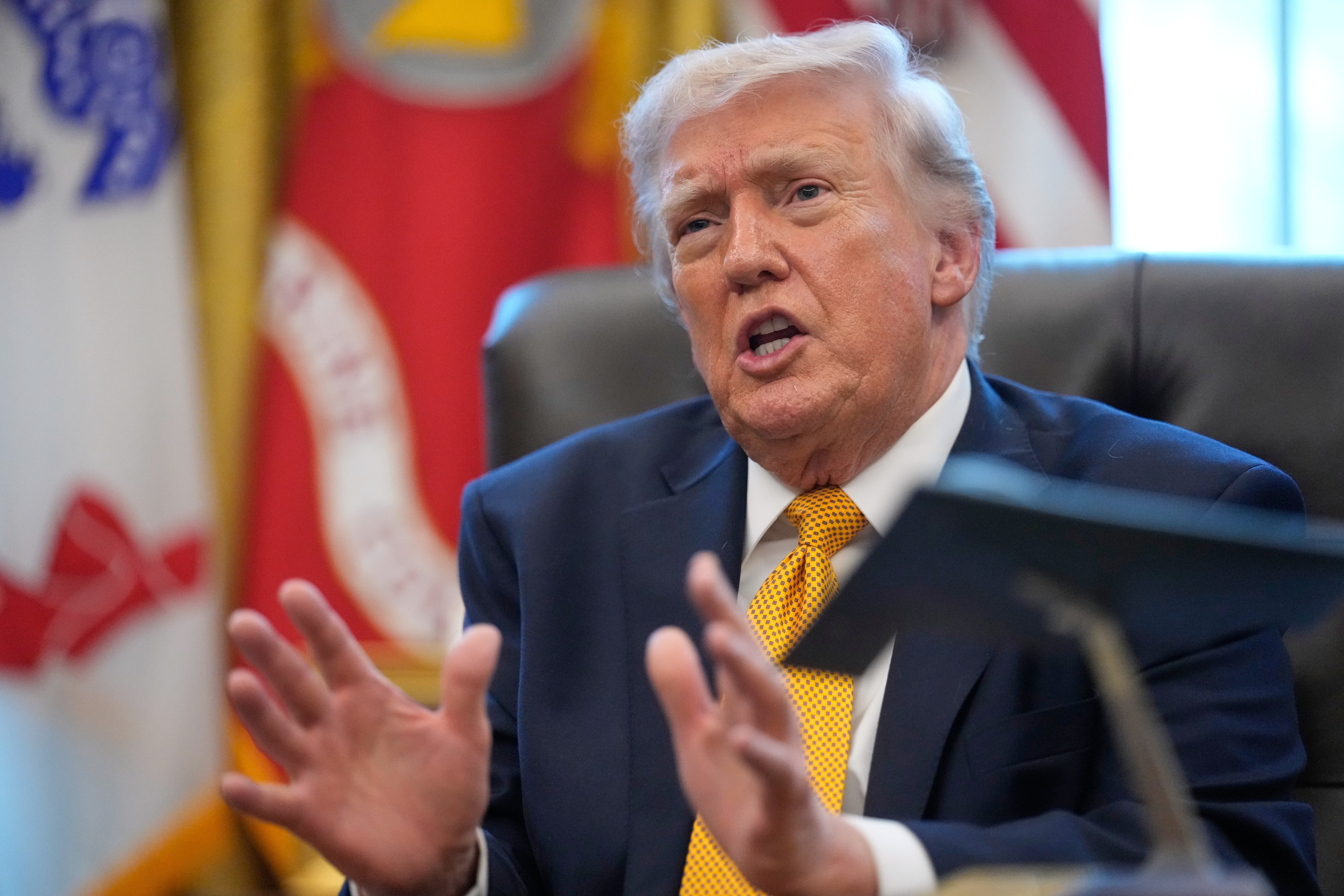 Trump amenaza con más aranceles a Canadá