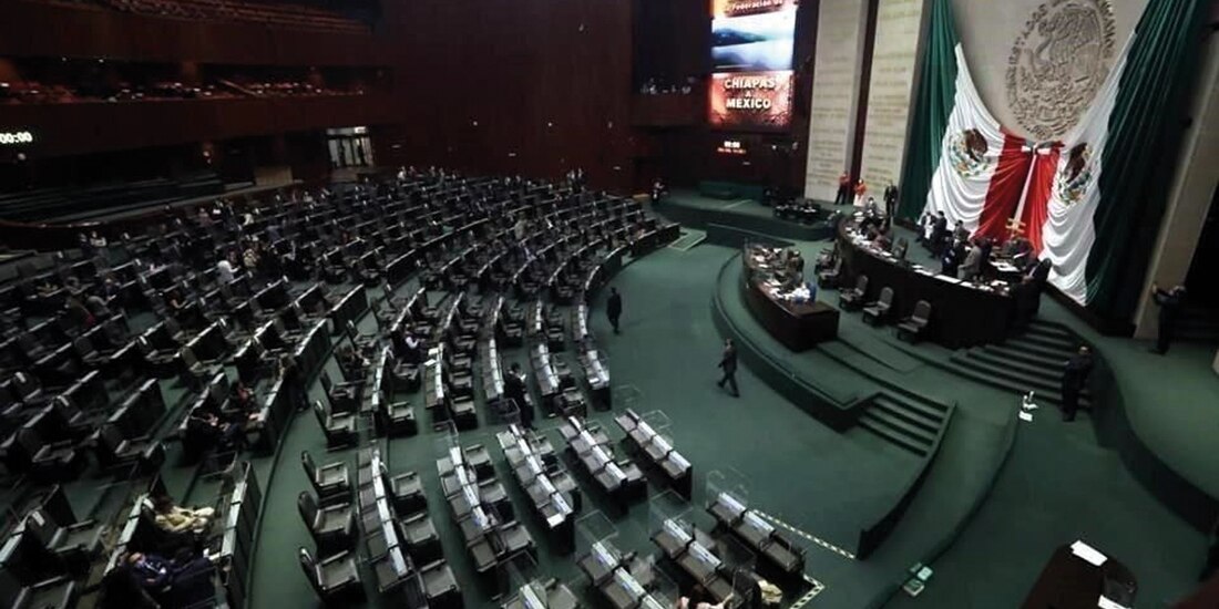 Dejan su curul para promover revocación