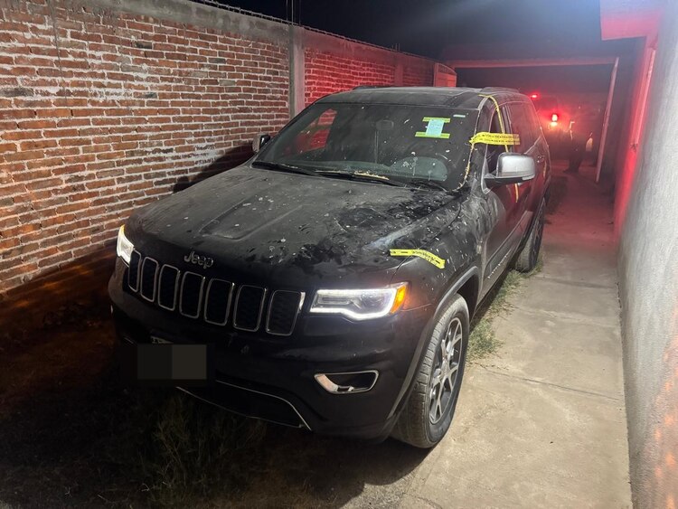 Decomisan armas, droga, equipo táctico y un vehículo.