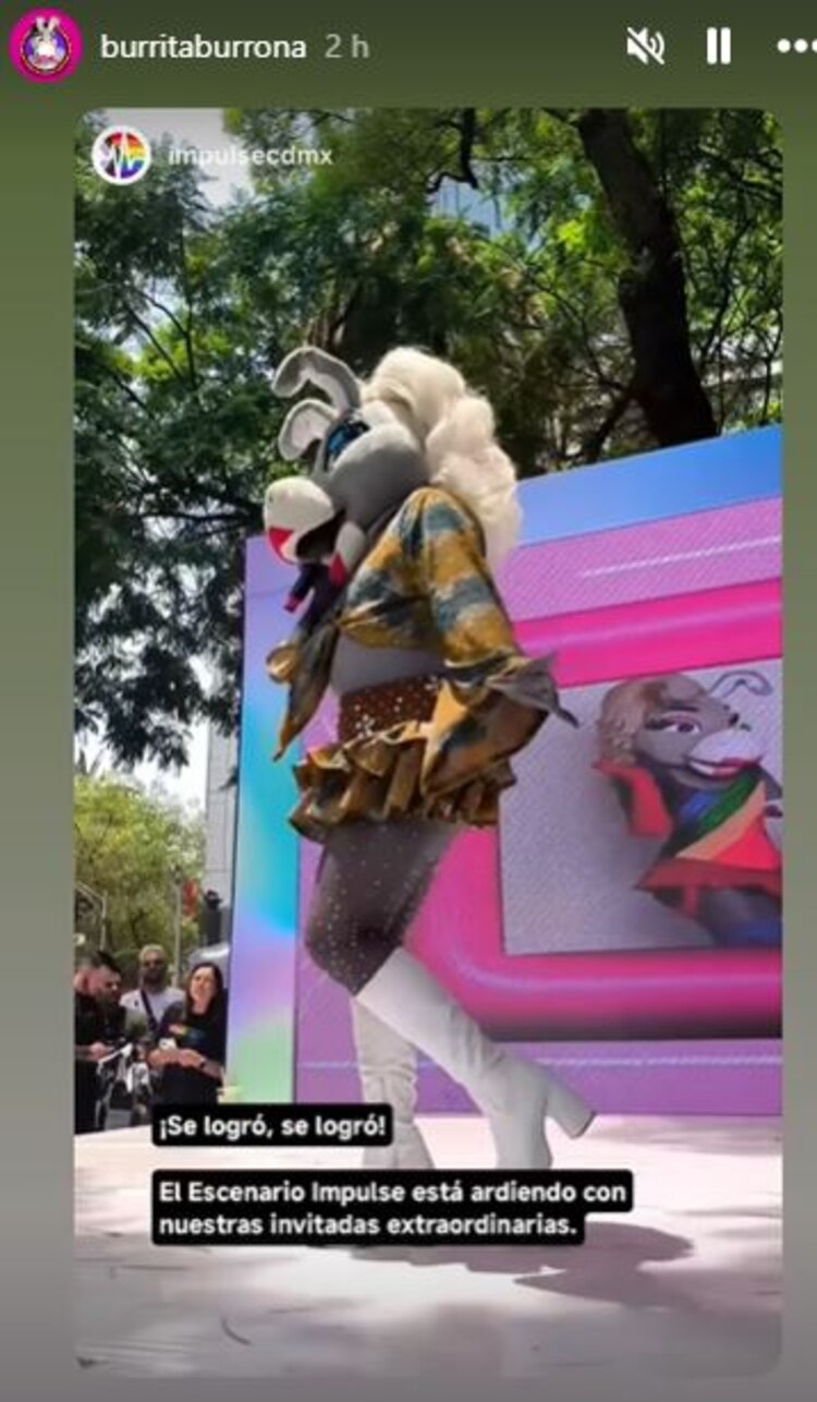 La burrita Burrona en la Marcha del Orgullo 2024