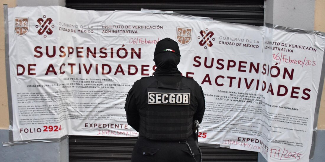 Autoridades colocaron sellos de suspensión en establecimientos donde se vendían bebidas alcohólicas a menores.