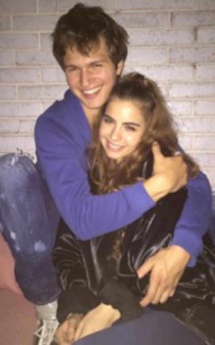 Ansel Elgort y Violetta Komyshan