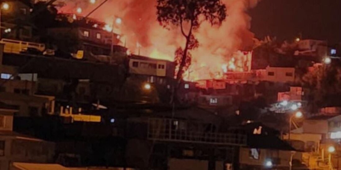 Fuerte incendio en Chile dejó afectaciones en la ciudadanía.
