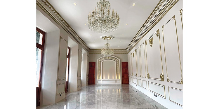 ASPECTOS de la sede del Ejecutivo remodelada, con iluminación moderna, mármol en pisos y acabados de alta aplicación