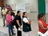 Votación en un Hospital General de Zona en Ciudad Madero, ayer.