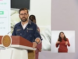 Alejandro Svarch, director del IMSS-Bienestar, presenta modelo oncológico durante la Conferencia del Pueblo.