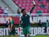 Guillermo Ochoa durante el calentamiento previo al partido ante Corea del Sur.