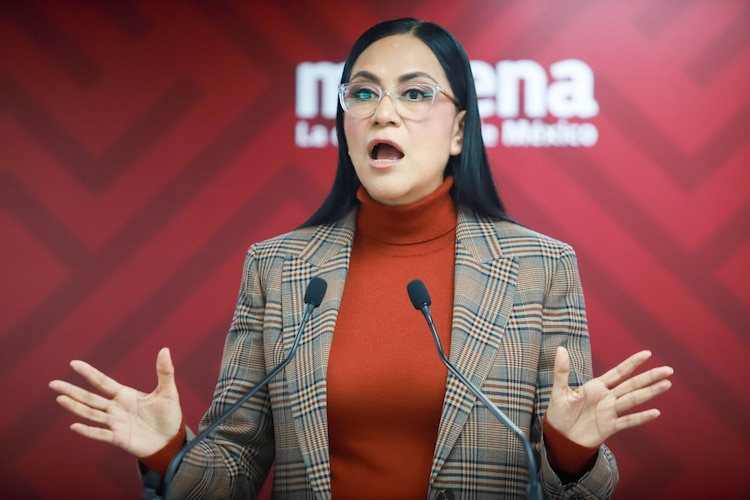 Ariadna Montiel, dirigente nacional de Morena, durante la conferencia semanal del partido.