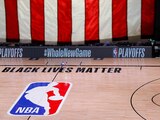 La cancha vacía poco después de la hora prevista para el inicio del partido entre los Bucks de Milwaukee y el Magic de Orlando el miércoles pasado.