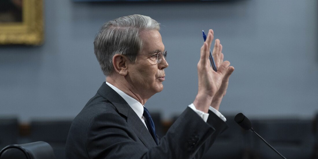 El secretario del Tesoro testifica ante la Cámara de Representantes, ayer.