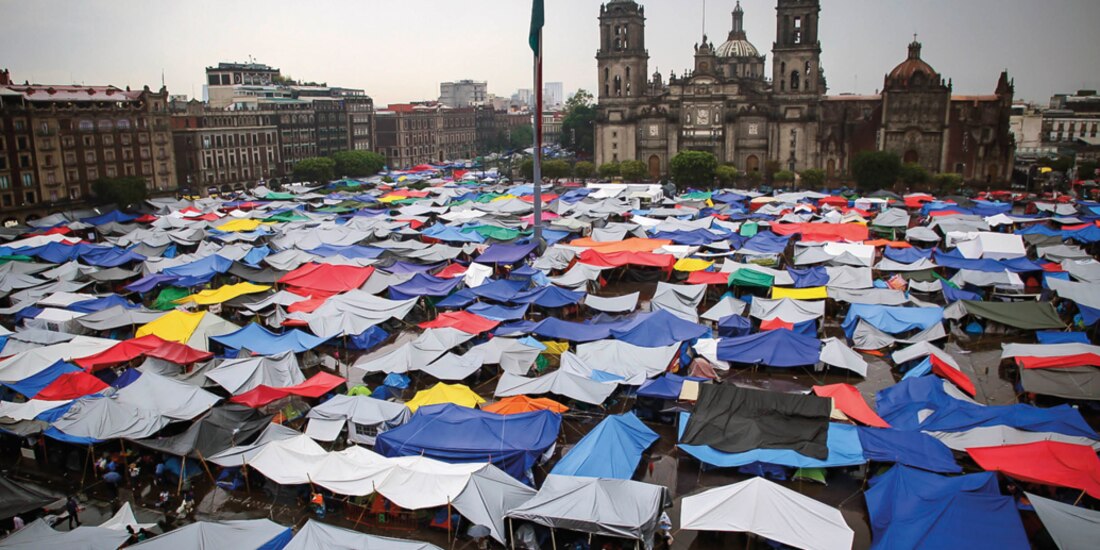 Platón de la CNTE en el Zócalo.