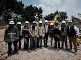 El director general del ISSSTE, Martí Batres, encabezó el recorrido técnico para constatar el inicio de los trabajos de excavación profunda.