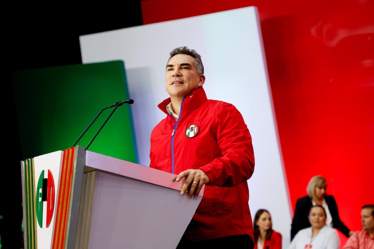 El senador Noroña enfatizó que "el desafuero de Alejandro Moreno está solicitado". Foto: Especial