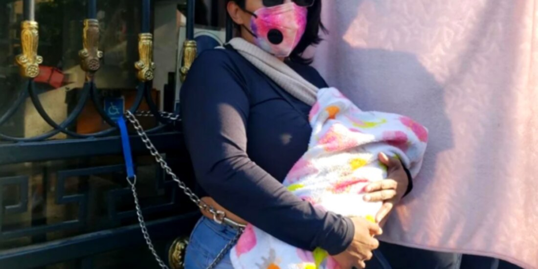 Kika Flores inició su protesta cerca del mediodía del viernes.