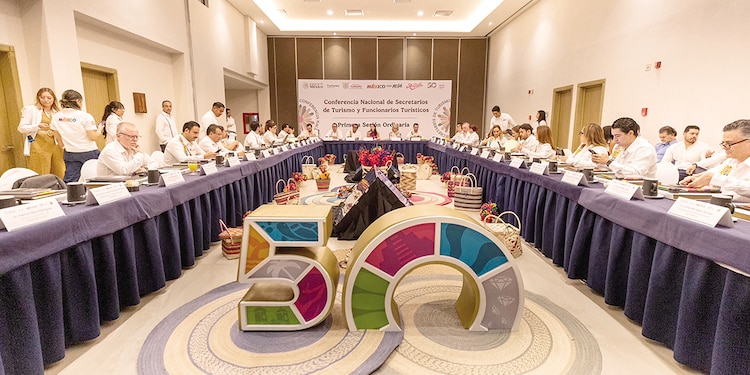 La Asociación de Secretarios de Turismo de México sesiona previo al inicio de la 50 Edición del Tianguis Turístico en Acapulco, Guerrero, ayer