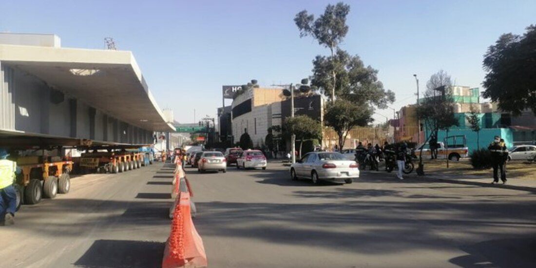 La circulación de vehículos avanza nuevamente sobre la calzada Ermita Iztapalapa.