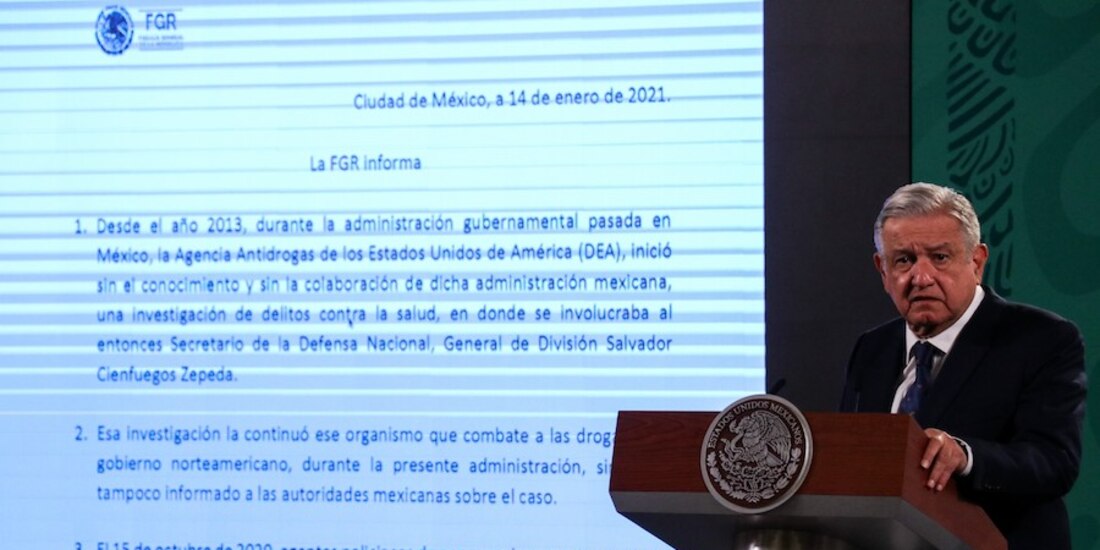 López Obrador habla sobre la investigación que se abrió contra Salvador Cienfuegos por presuntos nexos con el crimen, ayer, en conferencia.