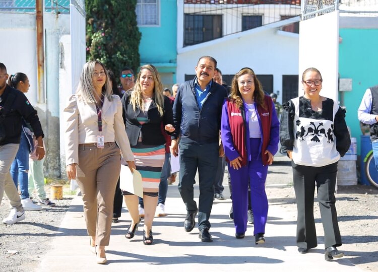 La alcaldesa de Ecatepec subraya que la inversión educativa garantiza "un paso firme hacia un municipio mucho más seguro".