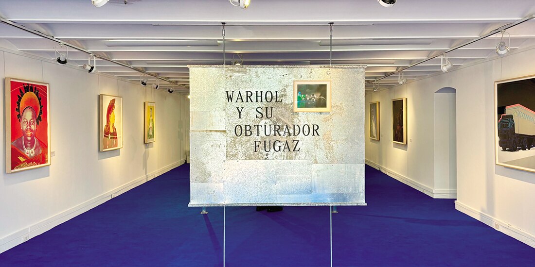 Strippers masculinos es la foto que da la bienvenida.