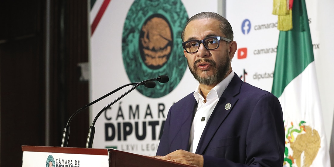 Conferencia de prensa del diputado de Morena Hugo Eric Flores Cervantes, ayer.