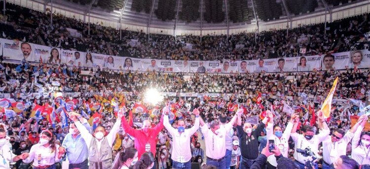 El candidato a la gubernatura de San Luis Potosí, Octavio Pedroza Gaitán, en cierre de campaña