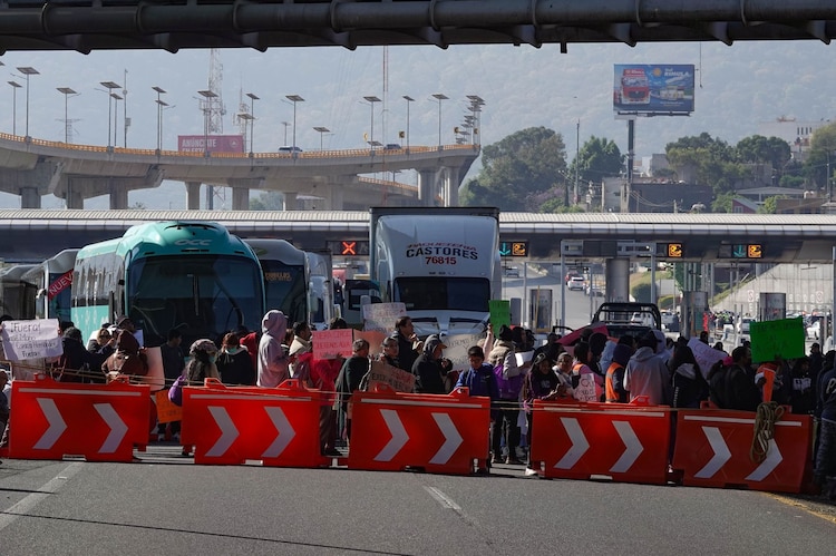 Bloqueo sobre salida de la autopista México - Cuernavaca, en fotografía de archivo.