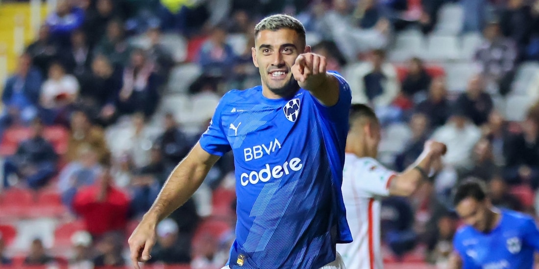 Germán Berterame celebra su gol en el triunfo del Monterrey sobre el Necaxa.