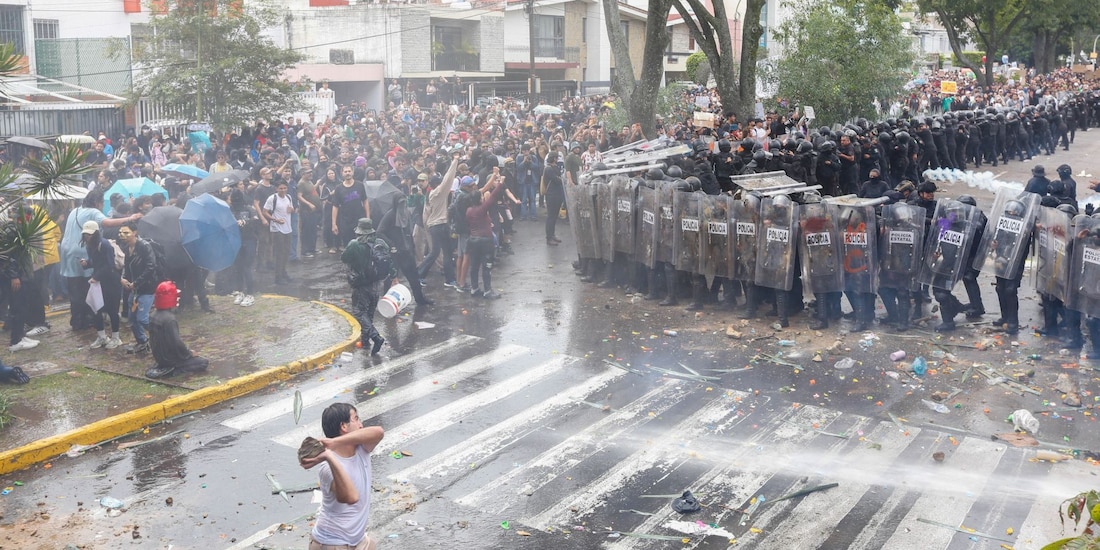 Disturbios durante manifestación por la mala calidad del agua en Guadalajara, Jalisco, el 11 de octubre de 2026.
