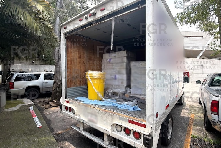 La FGR investiga el traslado de 12 cajas con mercurio que fueron localizadas tras la ruptura de uno de los contenedores.