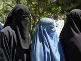 Esto es lo que tendrían prohibido las mujeres en Afganistán si se aplicara la ley más estricta del talibán
