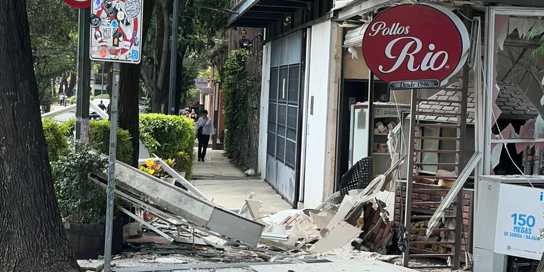 Dos personas resultaron heridas tras una explosión por acumulación de gas en una rosticería ubicada sobre avenida Patriotismo, en la Condesa.