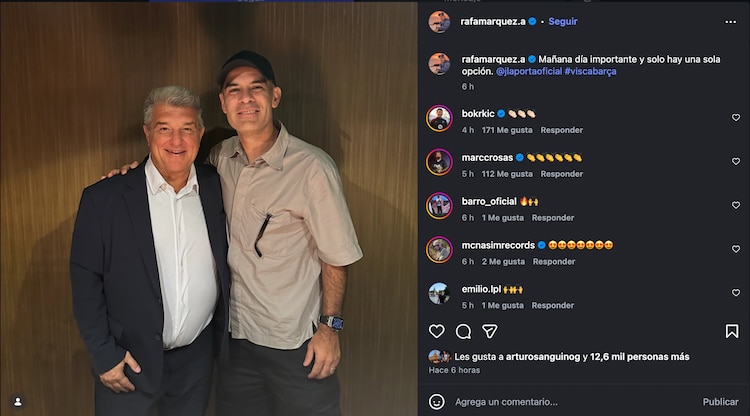 Rafa Márquez comparte una foto con Joan Laporta antes de las elecciones del Barcelona
