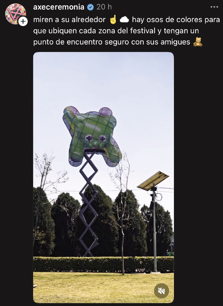 El Dato: En sus redes sociales, el festival AXE Ceremonia presumía una estructura igual a la que cayó sobre los fotógrafos. Decía que era “un punto de encuentro seguro”.