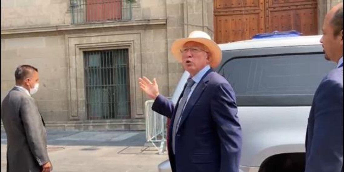 Ken Salazar anteriormente enunció "ojalá que si vaya", refiriéndose a la asistencia de AMLO a la Cumbre de la Américas.