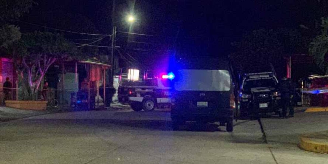 Policías refuerzan zona en la que ocurrió el ataque.