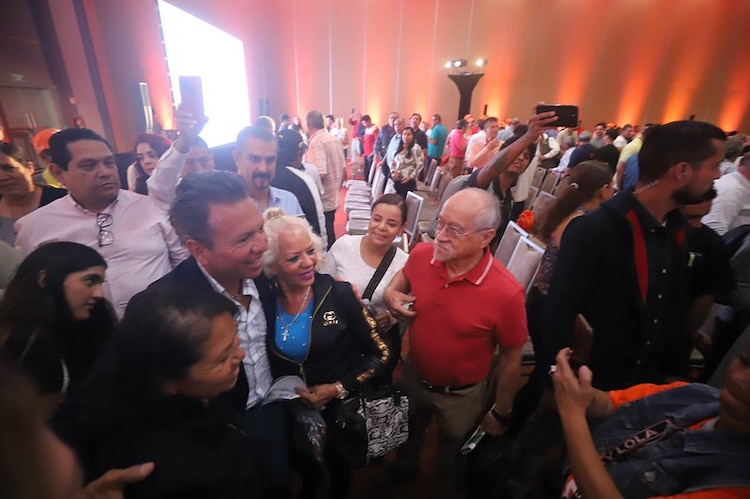 Pablo Lemus se reunió con líderes transportistas.