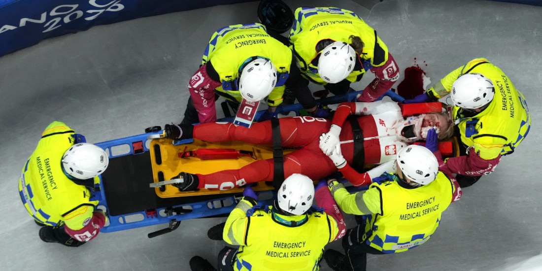 Kamila Sellier se cortó la cara con el patín de una rival.