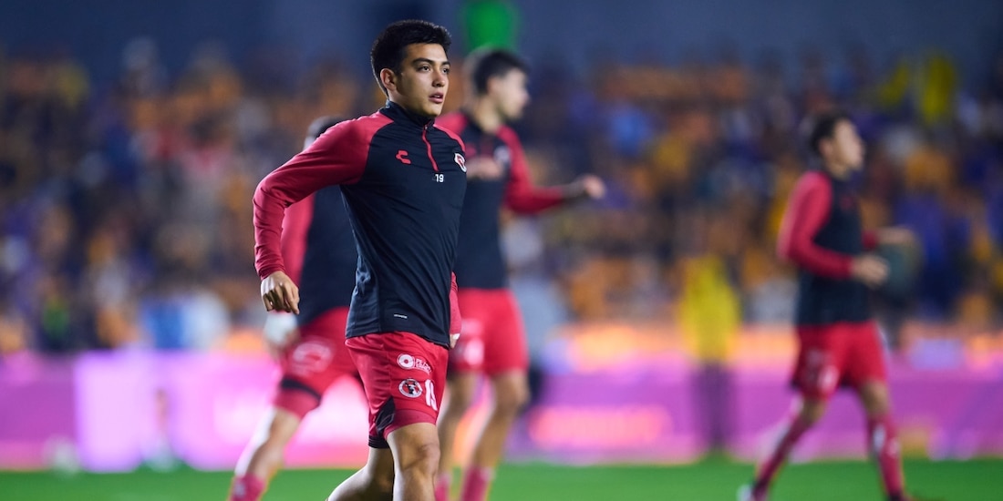 Gilberto Mora en un juego con Xolos