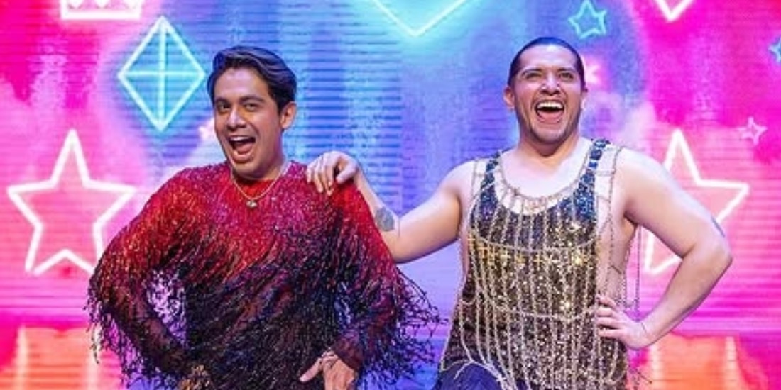 Se incendia auto en el que viajaban Ricardo Peralta y César Doroteo de ‘Pepe y Teo’