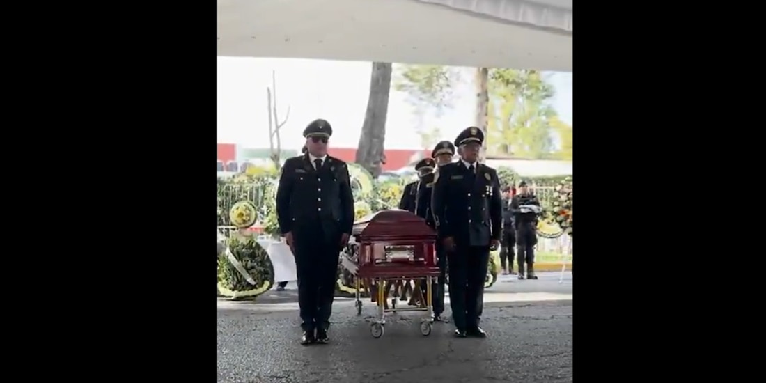 Homenaje póstumo al policía de la Ciudad.