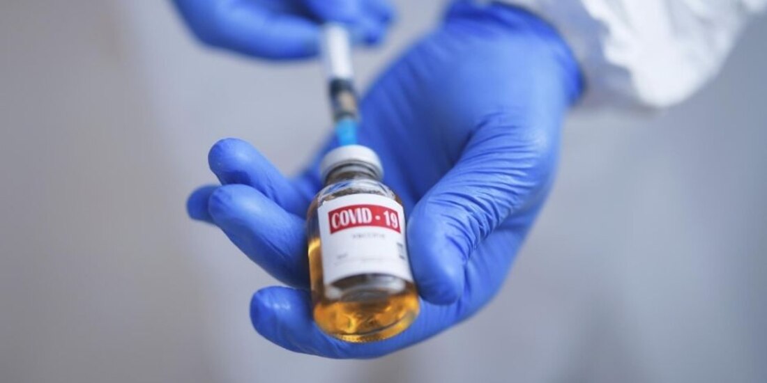 Imagen ilustrativa de vacuna COVID-19.