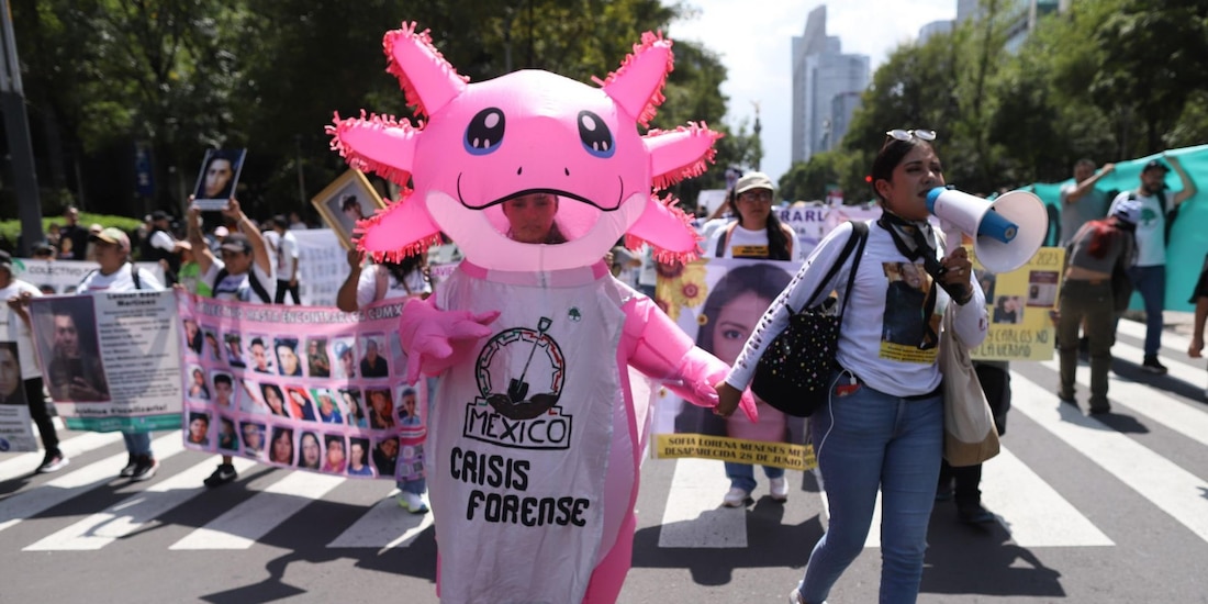Aspecto de una marcha contra las desapariciones en CDMX.