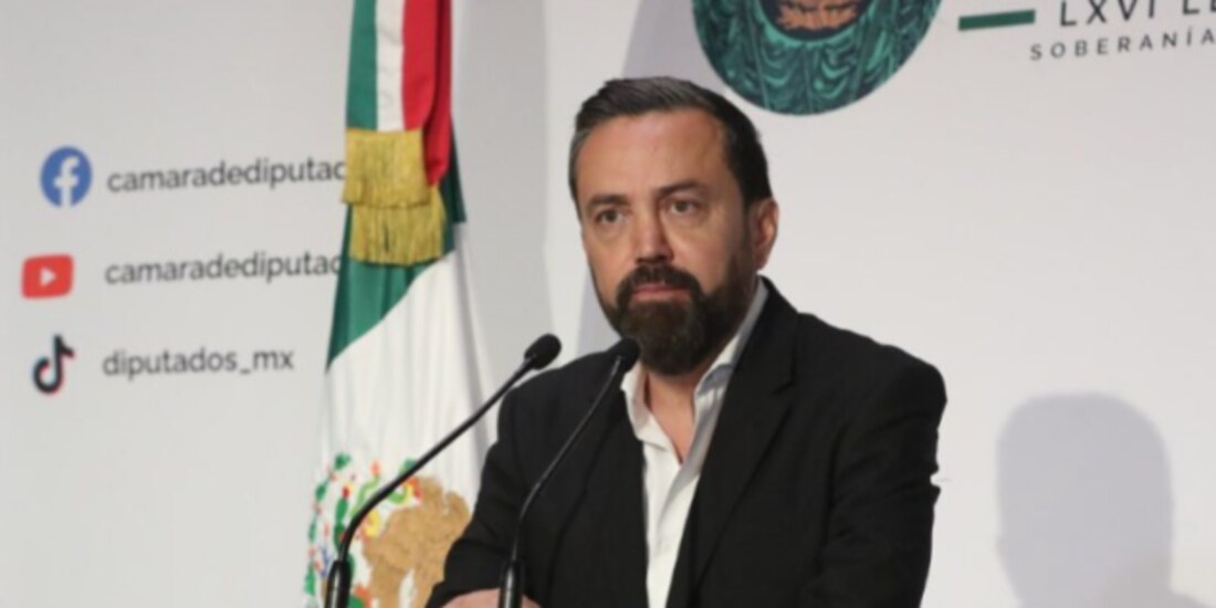 El vocero de los diputados federales de Morena, Arturo Ávila, ayer.