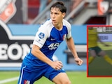 Mateo Chávez recibe una fuerte entrada con el AZ Alkmaar