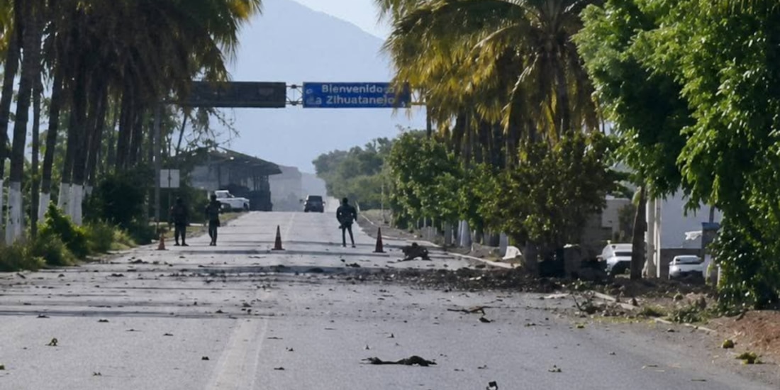 Explota presunto coche bomba en Escuinapa, Sinaloa.
