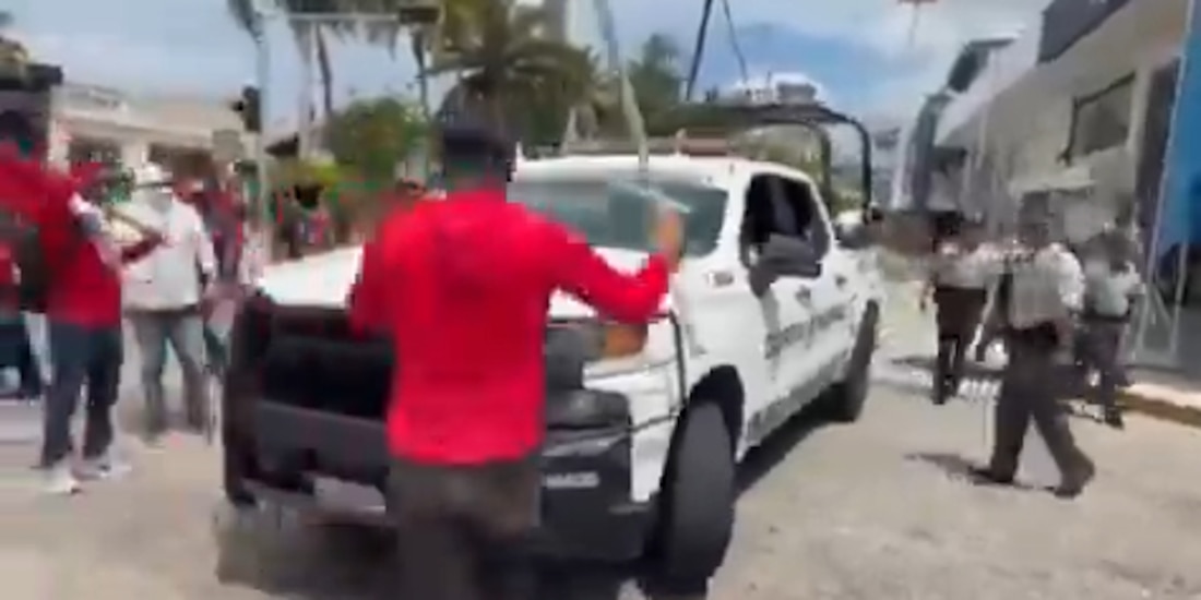 CETEG vandaliza patrulla de la GN en Acapulco; acusa que cuerpo de seguridad los "amenazó".