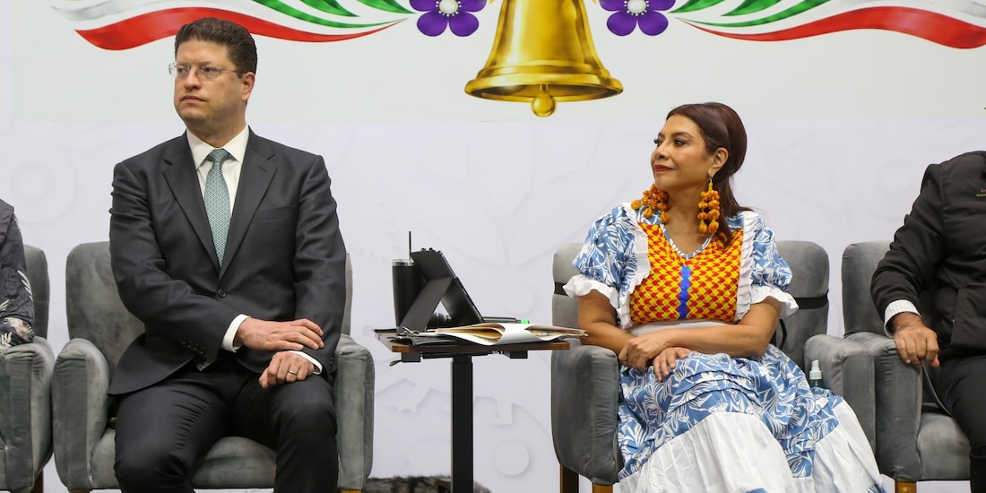 Pablo Vázquez Camacho, secretario de Seguridad Ciudadana junto a la Jefa de Gobierno, Clara Brugada
