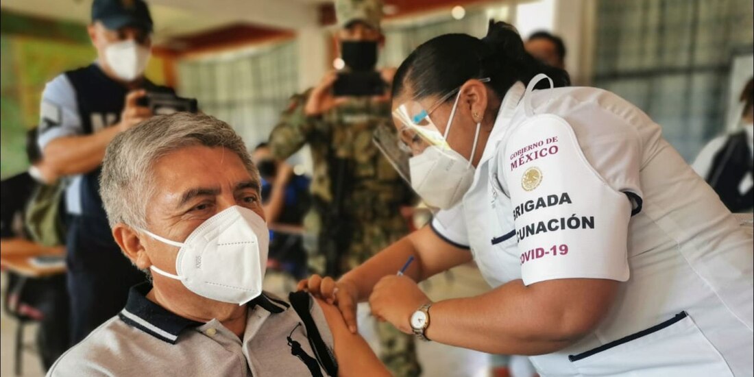 Las cinco etapas de vacunación contra COVID-19 son de diciembre de 2020 a febrero de 2021.